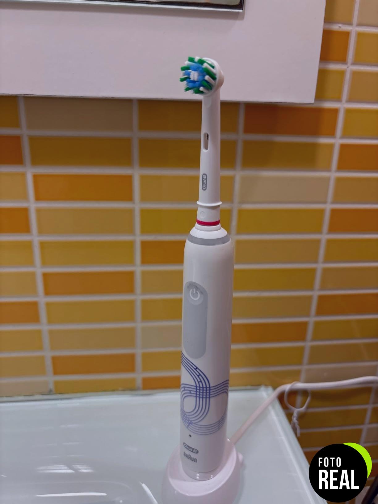 cepillo-electrico-oralb-io2-negro-braun-foto-1