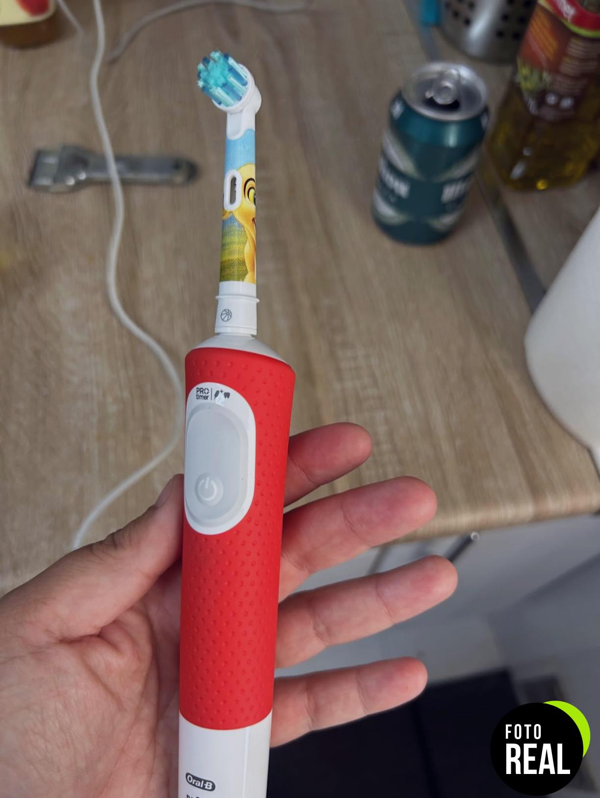 oralb-cepillo-electrico-rey-leon-kids-foto-1