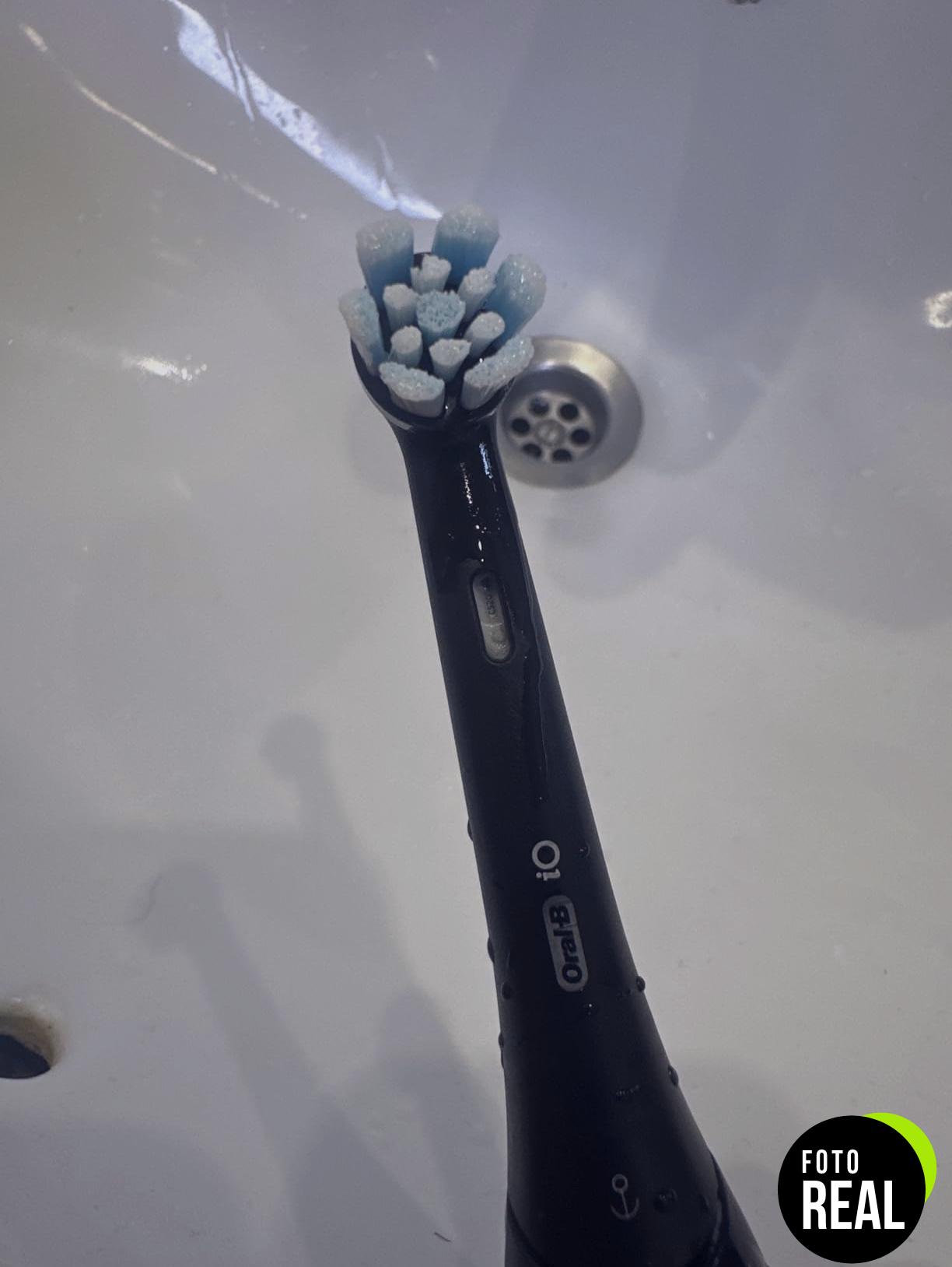 oralb-io2-cepillo-viaje-negro-foto-1