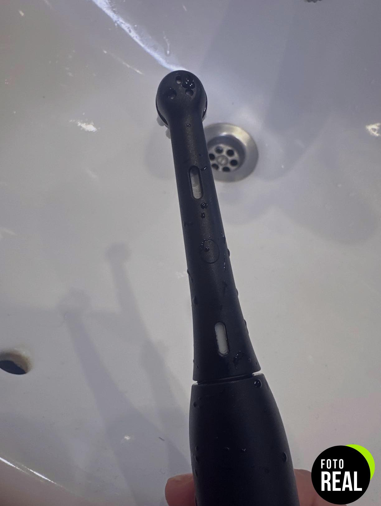 oralb-io2-cepillo-viaje-negro-foto-2