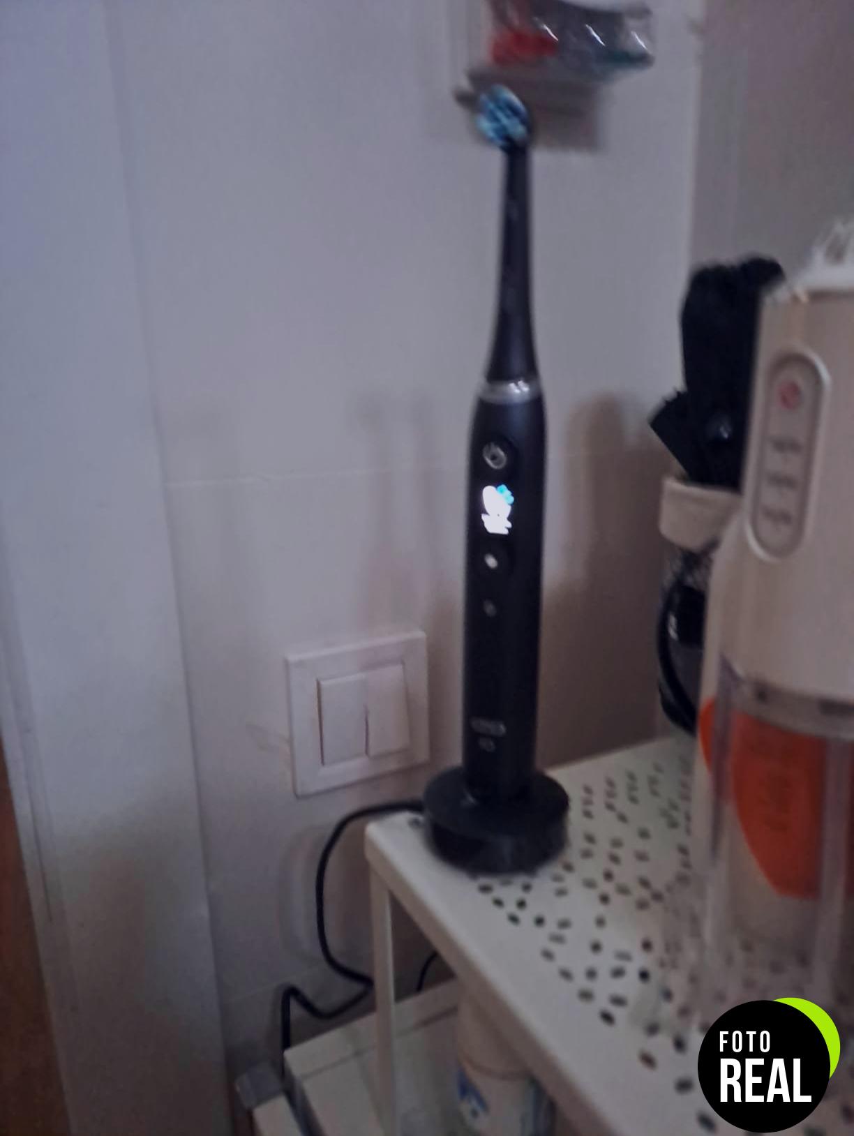 oralb-io9-cepillo-electrico-negro-3-cabezales-foto-2